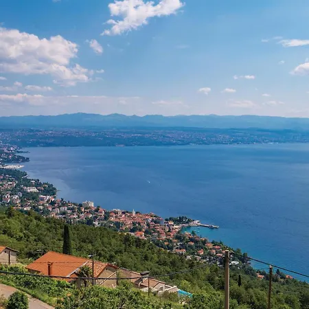 Apartman Stunning In With House Sea View Lovran