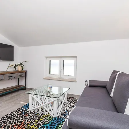 Stunning In With House Sea View Apartman Lovran