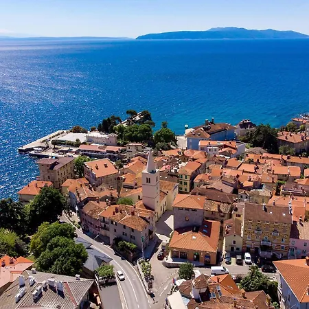Apartman Stunning In With House Sea View *