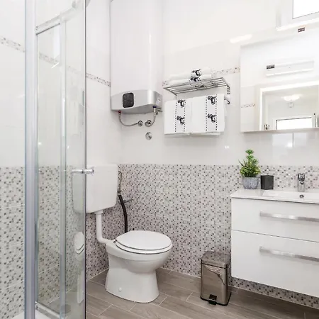 2 Bedroom Pet Friendly In Lovran
