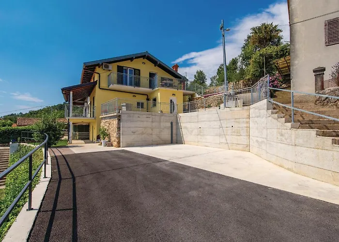 2 Bedroom Amazing In * Laurana