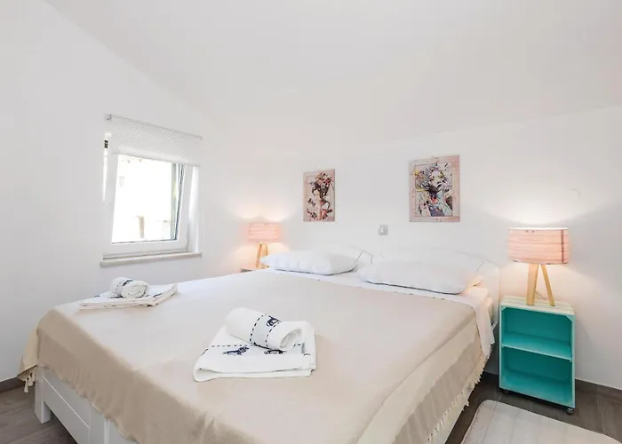 2 Bedroom Amazing In Appartamento