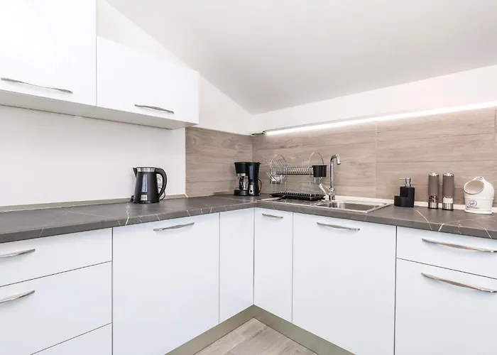 2 Bedroom Amazing In * Laurana