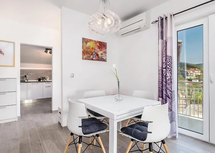 2 Bedroom Amazing In Appartamento