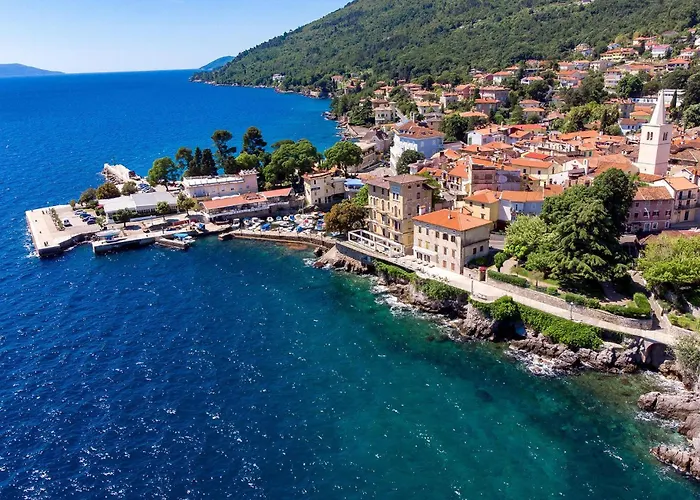2 Bedroom Amazing In Laurana