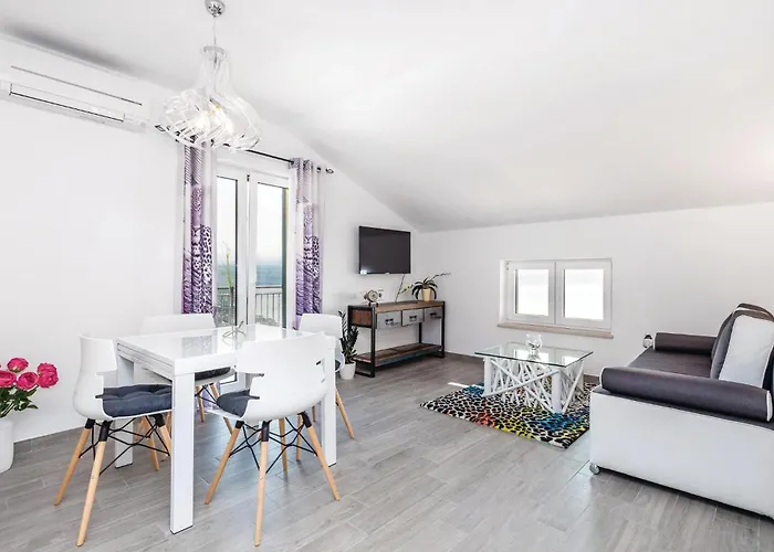 2 Bedroom Amazing In Appartamento